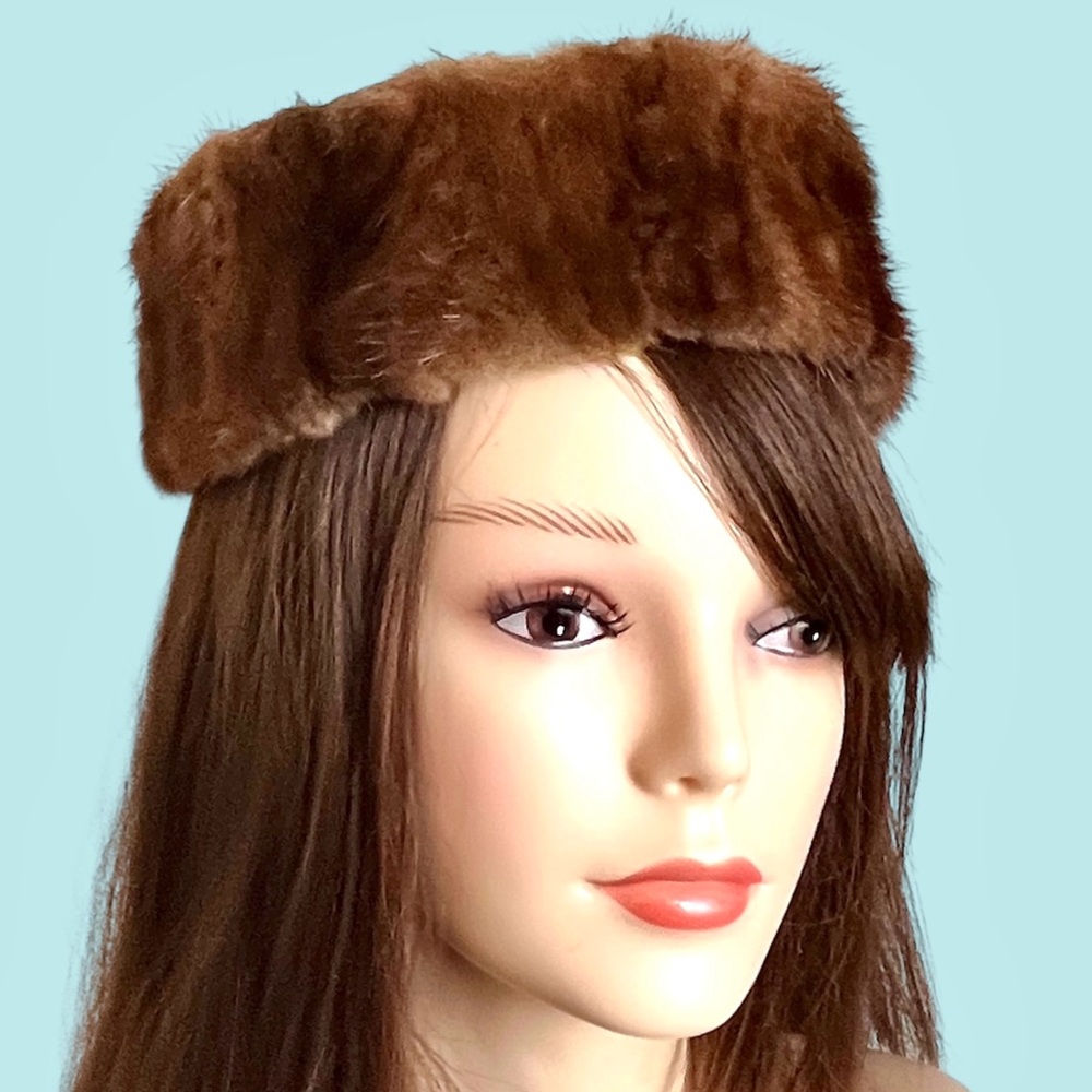 60s Fur Pillbox Hat Mink Pill Box Vintage Winter Fur Cap Peck & Peck Jackie